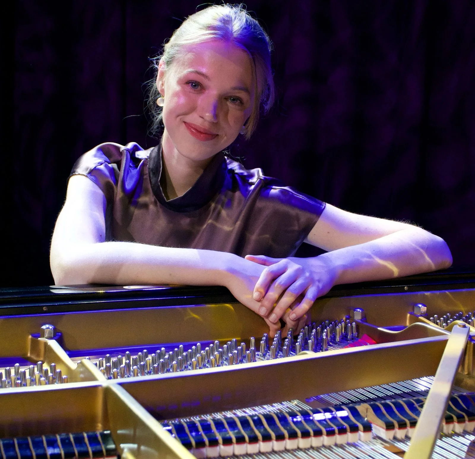 From Mozart To Minimalism- Maureen van IJzerloo: Piano